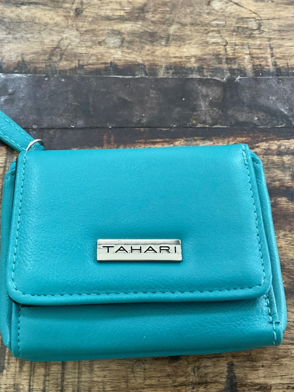 Tahari women’s wallet,teal.